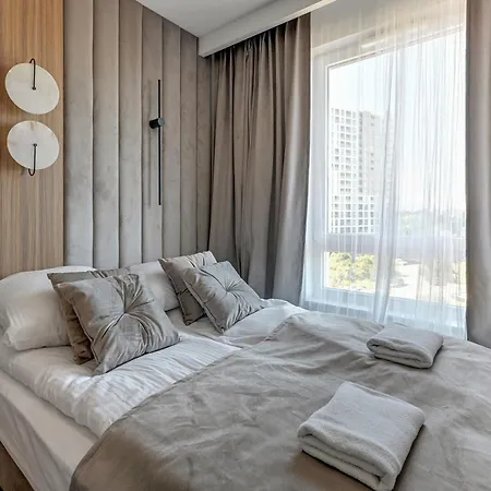 Horizon Sauna & Jacuzzi & Parking By Grand Apartme Lägenhet *