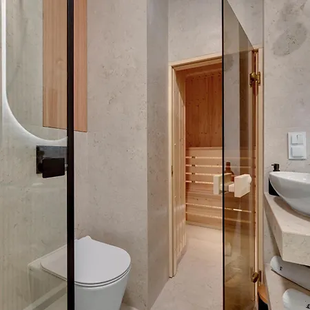 Horizon Sauna & Jacuzzi & Parking By Grand Apartme Apartman