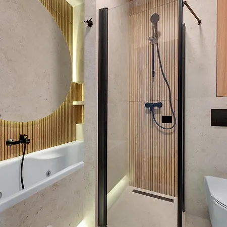 Horizon Sauna & Jacuzzi & Parking By Grand Apartme Appartamento